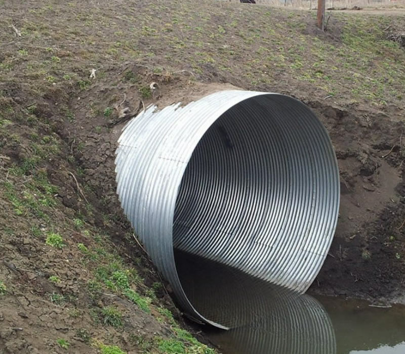 Tuyaux de ponceau en tôle ondulée pour la construction d'autoroutes